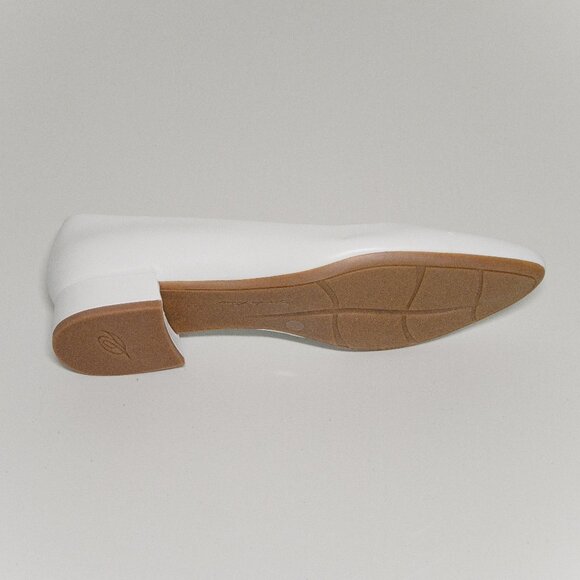 Easy Spirit Caldise Leather Low Heel Dress Shoes in White - Picture 9 of 15